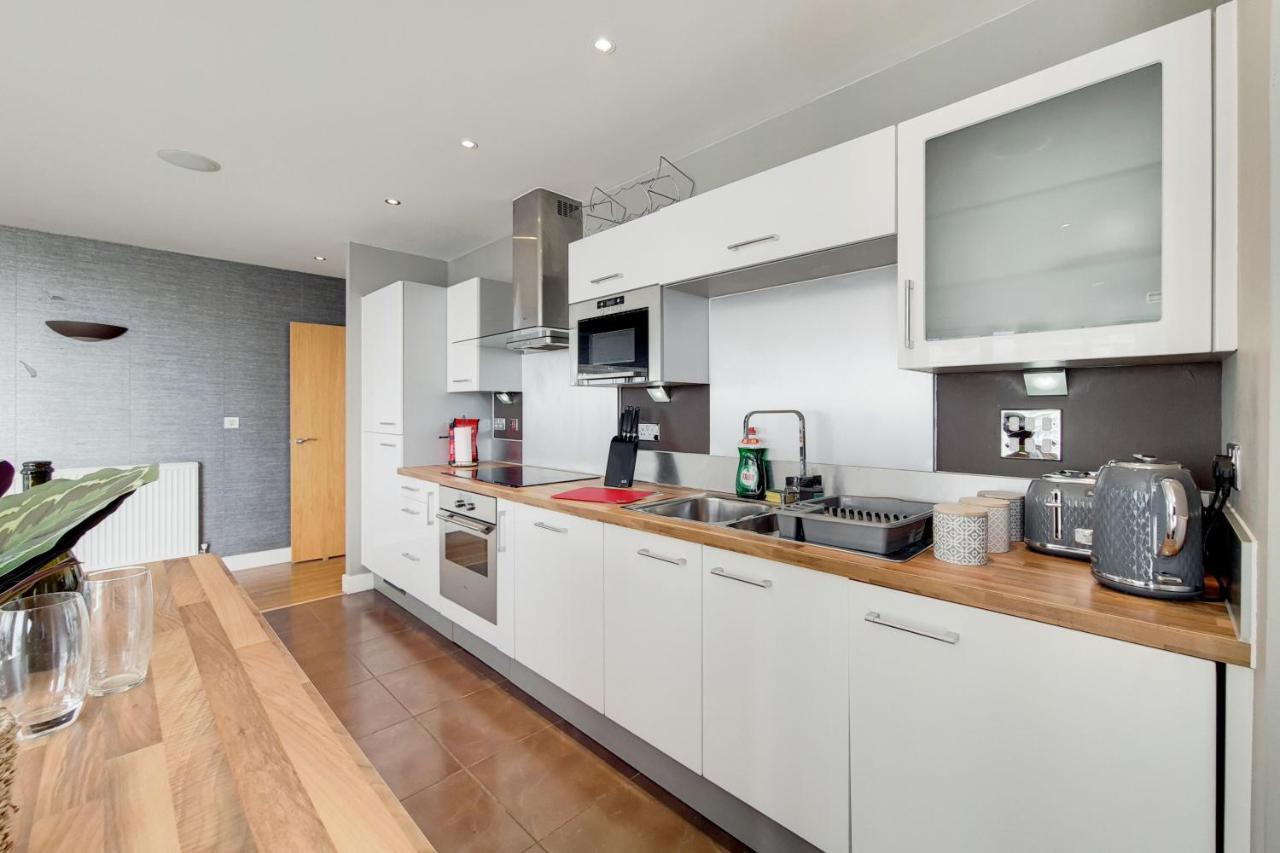 Deluxe Three Bedroom Apartment By London Excel Stays Εξωτερικό φωτογραφία