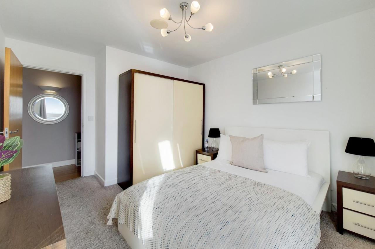Deluxe Three Bedroom Apartment By London Excel Stays Εξωτερικό φωτογραφία