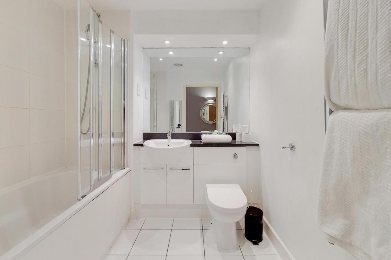 Deluxe Three Bedroom Apartment By London Excel Stays Εξωτερικό φωτογραφία