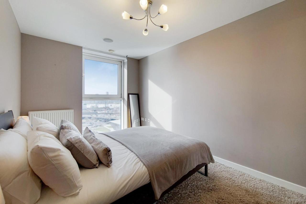 Deluxe Three Bedroom Apartment By London Excel Stays Εξωτερικό φωτογραφία
