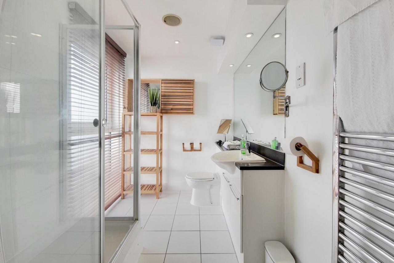 Deluxe Three Bedroom Apartment By London Excel Stays Εξωτερικό φωτογραφία